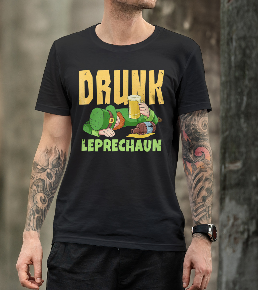 Drunk Leprechaun Holding Beer Mug And Whiskey Bottle T-Shirt