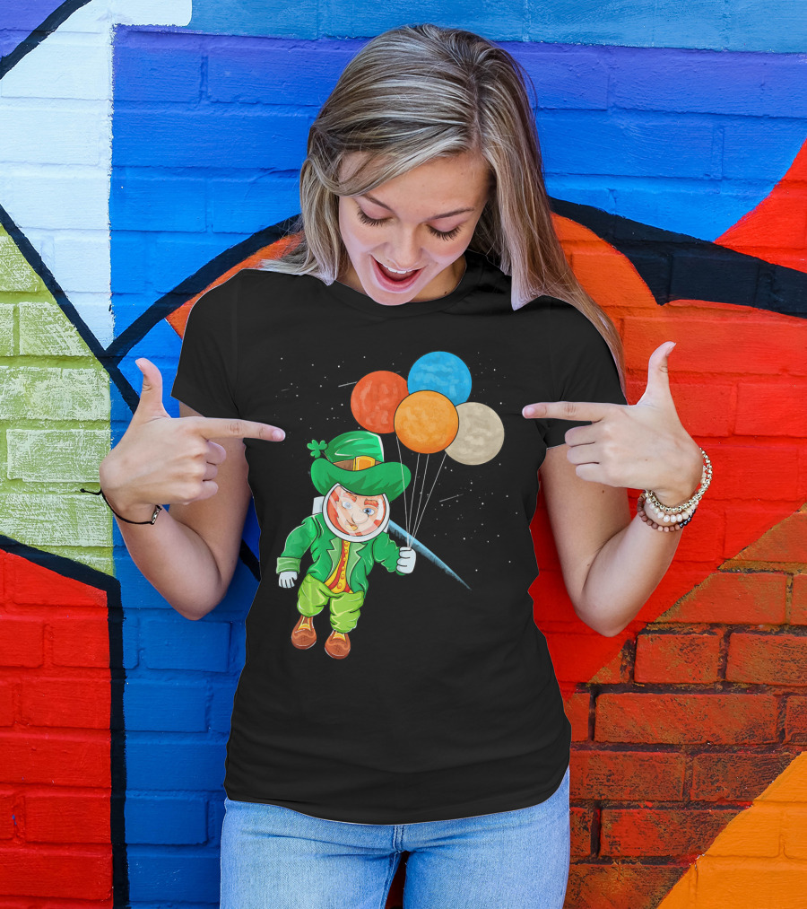 Leprechaun In Space St Patrick's Day Astronaut With Colorful Balloons T-Shirt