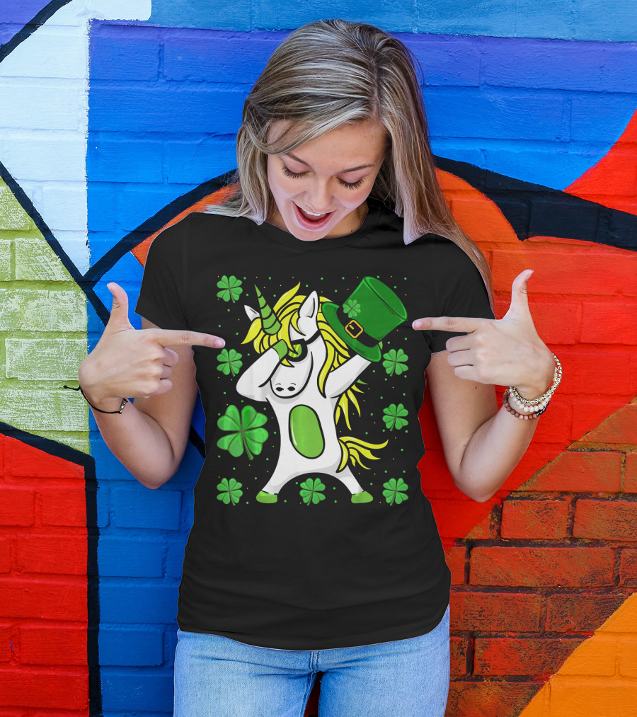 Funny Irish St Patricks Day Unicorn With Leprechaun Hat And Shamrocks T-Shirt