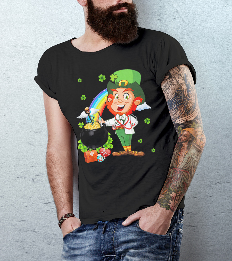 Lucky Medical Scrub Nurse Doctor Leprechaun With Pot Of Gold And Rainbow T-Shirt
