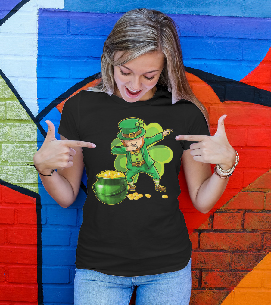 Dabbing Leprechaun Pot Of Gold Shamrock Dance T-Shirt
