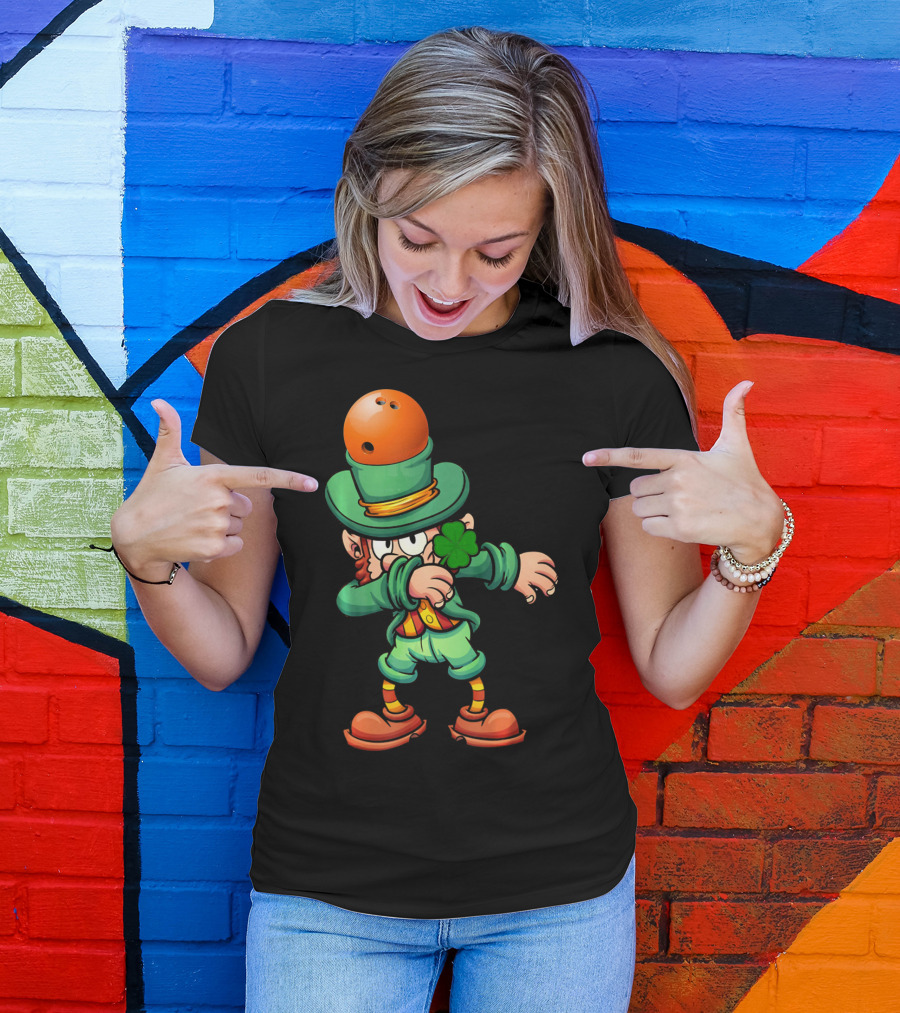 Dabbing Leprechaun Wearing Bowling Ball Hat Holding Shamrock T-Shirt