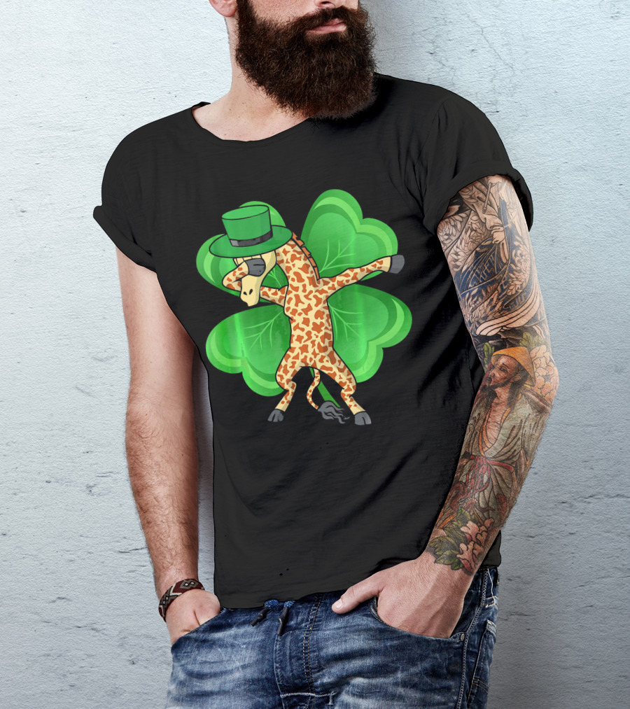 Dabbing Giraffe Leprechaun Shamrock St. Patrick's Day T-Shirt
