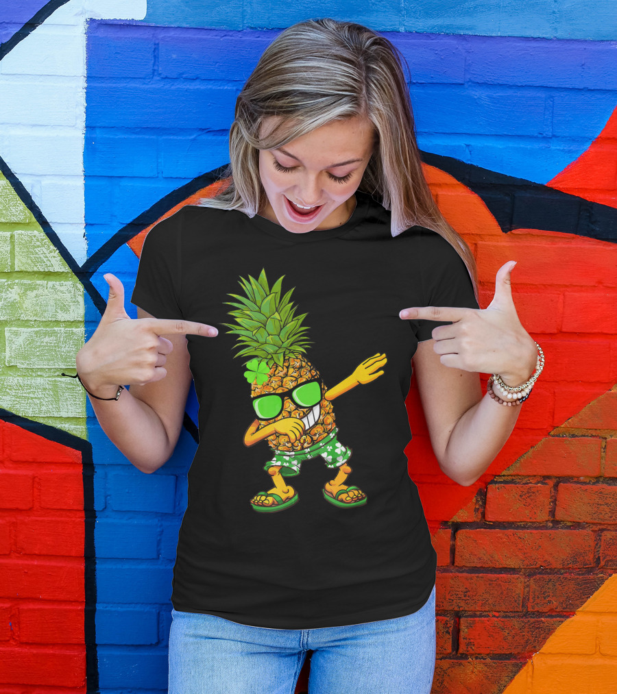 Pineapple Leprechaun Dabbing Clover Sunglasses St Patrick's Shorts T-Shirt