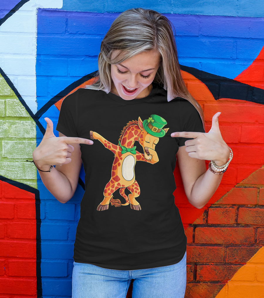 Giraffe Dabbing Leprechaun Hat Bow Tie T-Shirt