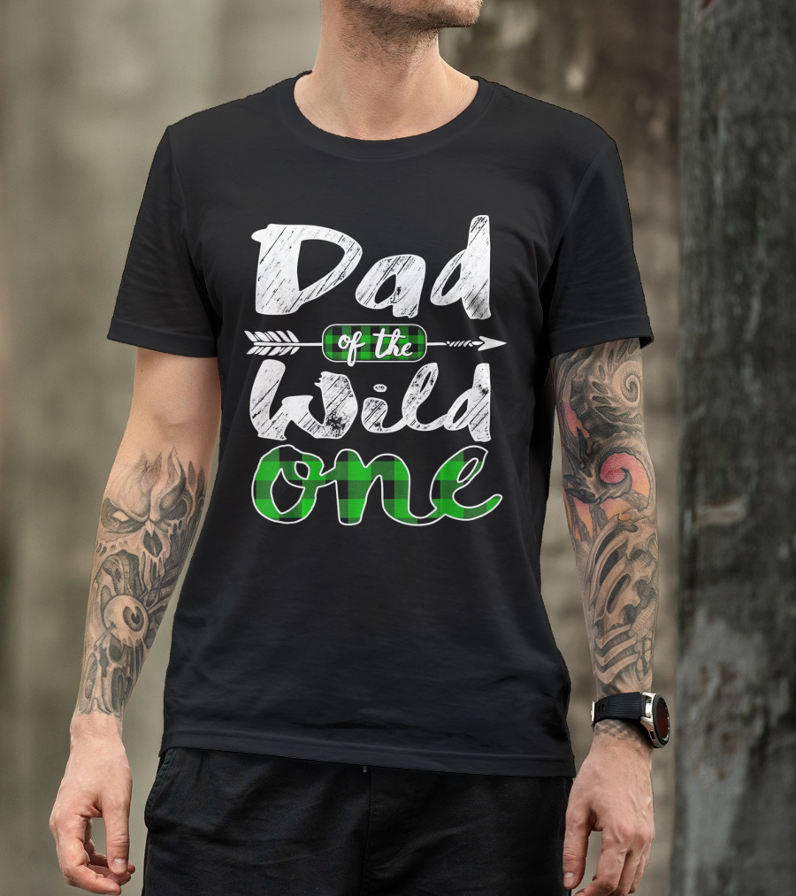 Dad Of The Wild One Irish Green Arrow Plaid T-Shirt