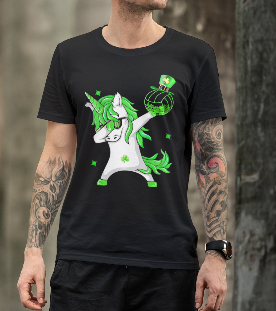 Happy St Patricks Day Dabbing Unicorn With Shamrock Hat And Green Hair T-Shirt