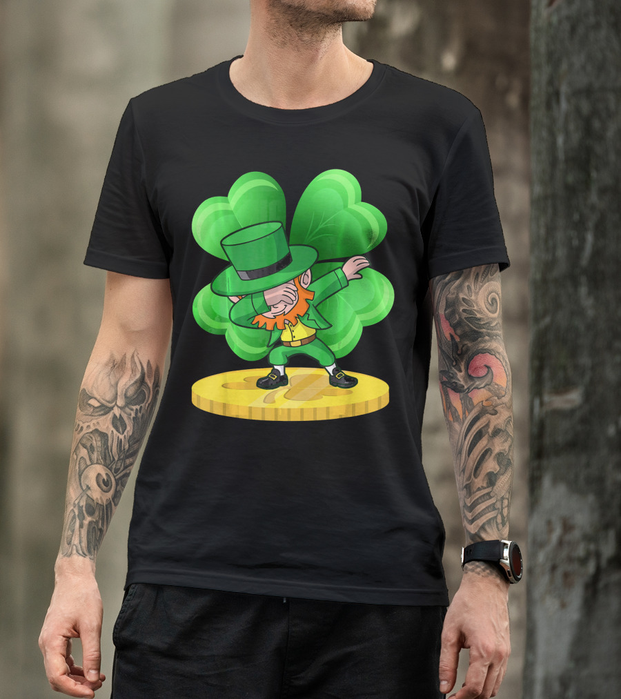Irish St Patricks Day Dabbing Leprechaun On Shamrock Coin T-Shirt