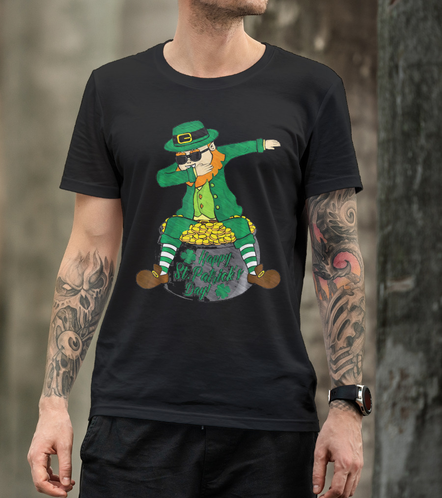 Happy St. Patrick's Day Dabbing Leprechaun Sitting On Gold T-Shirt