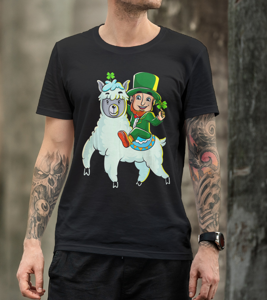 Leprechaun Riding Llama Clover Hat Green Suit Cartoon T-Shirt
