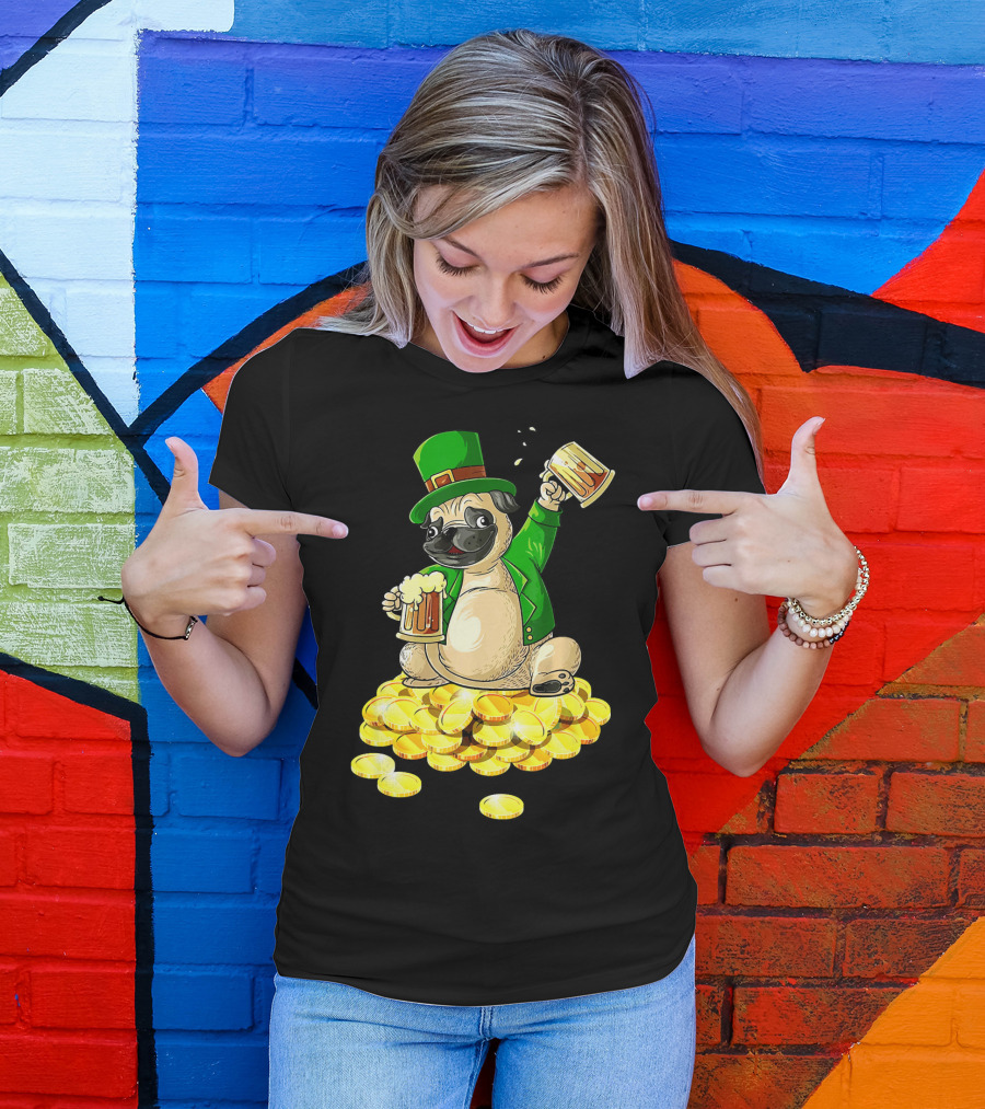 Irish Pug St. Patrick's Day Beer Cheers On Gold Coins T-Shirt