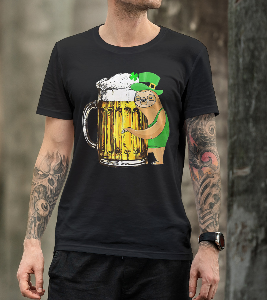 St Patricks Sloth Leprechaun With Beer Mug T-Shirt