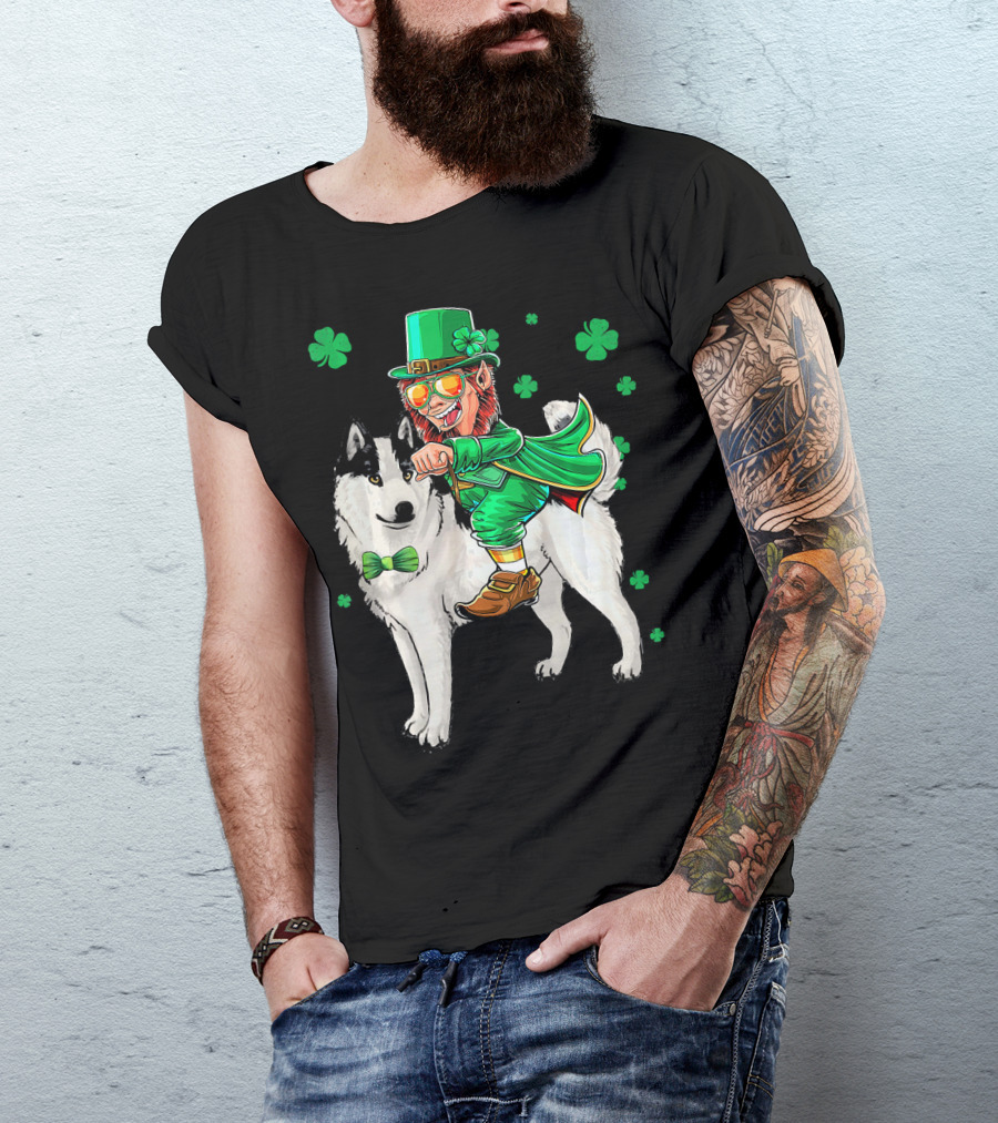 Leprechaun Riding Siberian Husky With Shamrock Bow Tie And Clover Background T-Shirt
