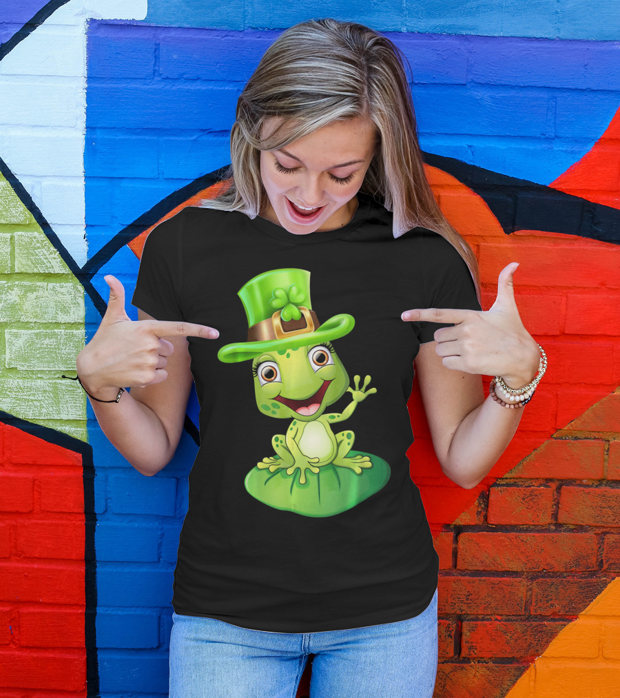 St. Patrick's Day Cute Frog In Green Hat T-Shirt