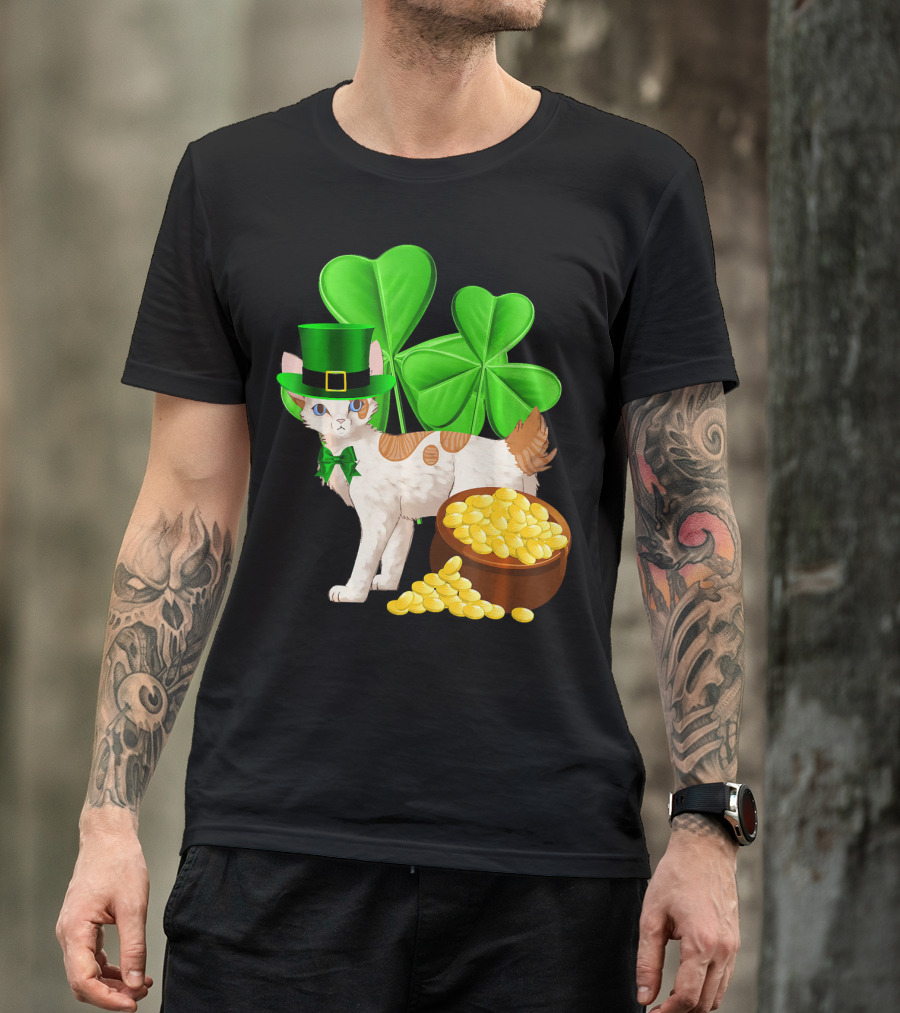 Japanese Bobtail Cat St Patricks Day Lucky Coins Shamrocks Leprechaun Hat T-Shirt