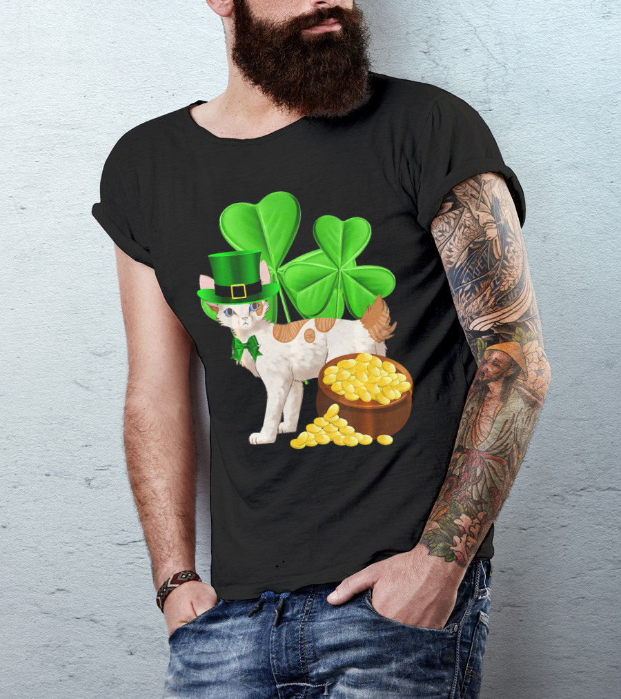 Japanese Bobtail Cat St Patricks Day Lucky Coins Shamrocks Leprechaun Hat T-Shirt