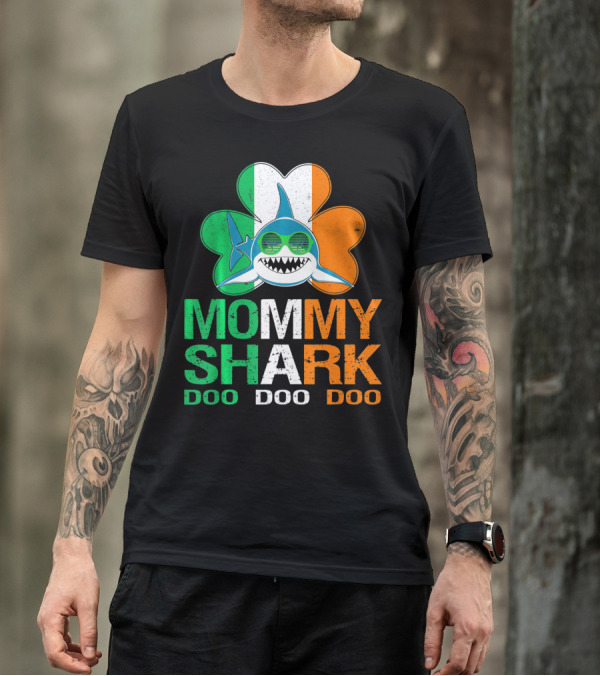 St Patricks Day Mommy Shark Doo Doo Doo Irish Shamrock T-Shirt