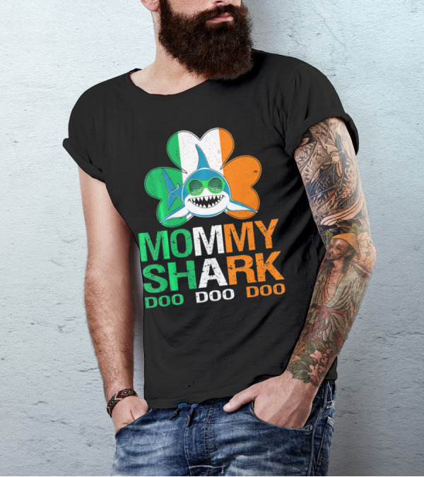 St Patricks Day Mommy Shark Doo Doo Doo Irish Shamrock T-Shirt