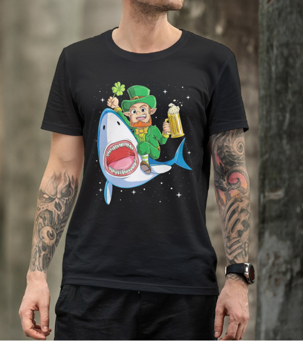 St Patricks Day Leprechaun Riding Shark With Beer Stein And Shamrock T-Shirt