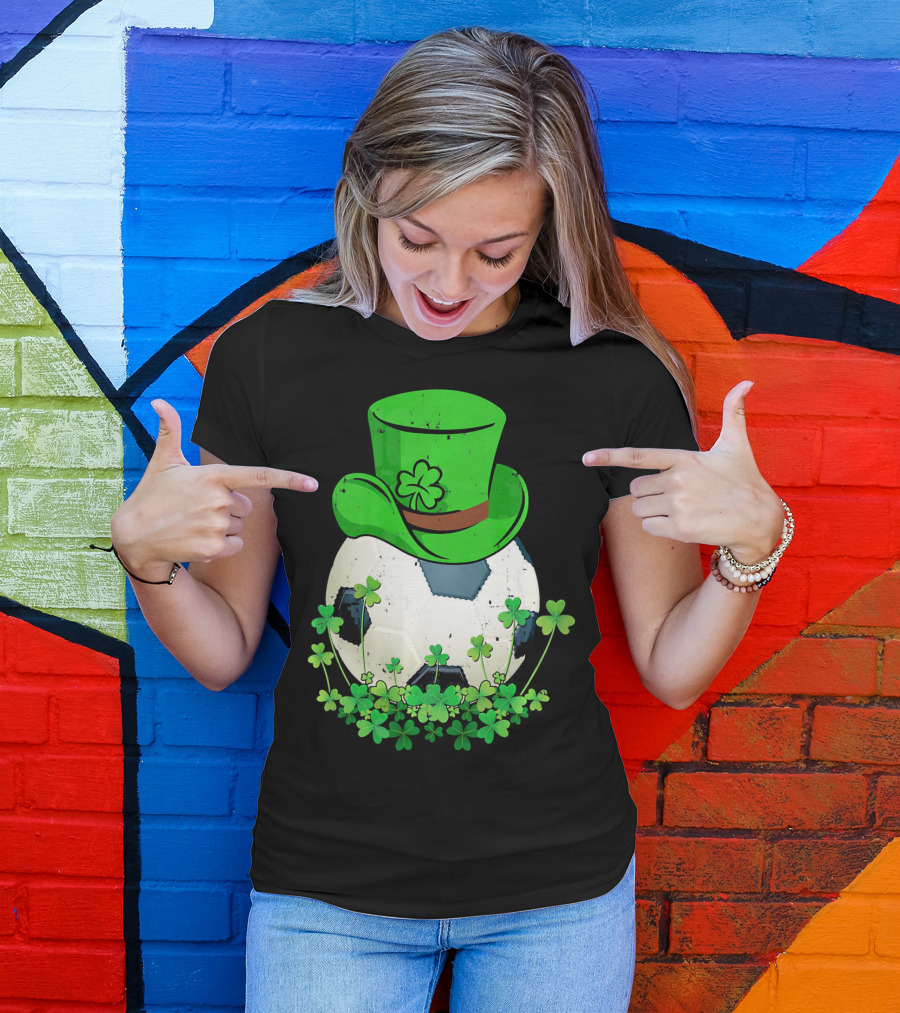 Shamrock Soccer Ball With Leprechaun Hat St Patricks Day T-Shirt