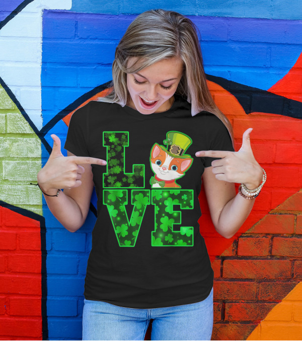 LOVE CAT Shamrock Leprechaun Hat Bow Tie T-Shirt