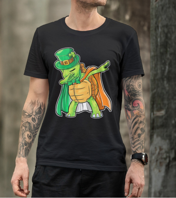 St. Patrick's Day Dabbing Turtle In Leprechaun Hat And Cape T-Shirt