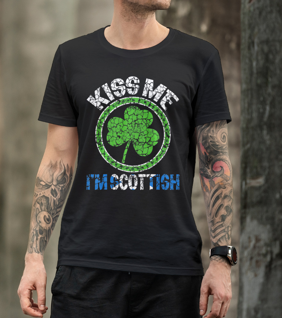 Kiss Me I'm Scottish Shamrock St Patricks Day T-Shirt