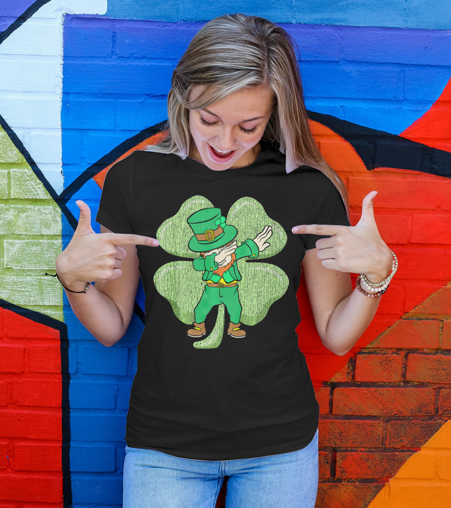 St. Patrick's Paddy's Irish Dabbing Leprechaun With Shamrock T-Shirt