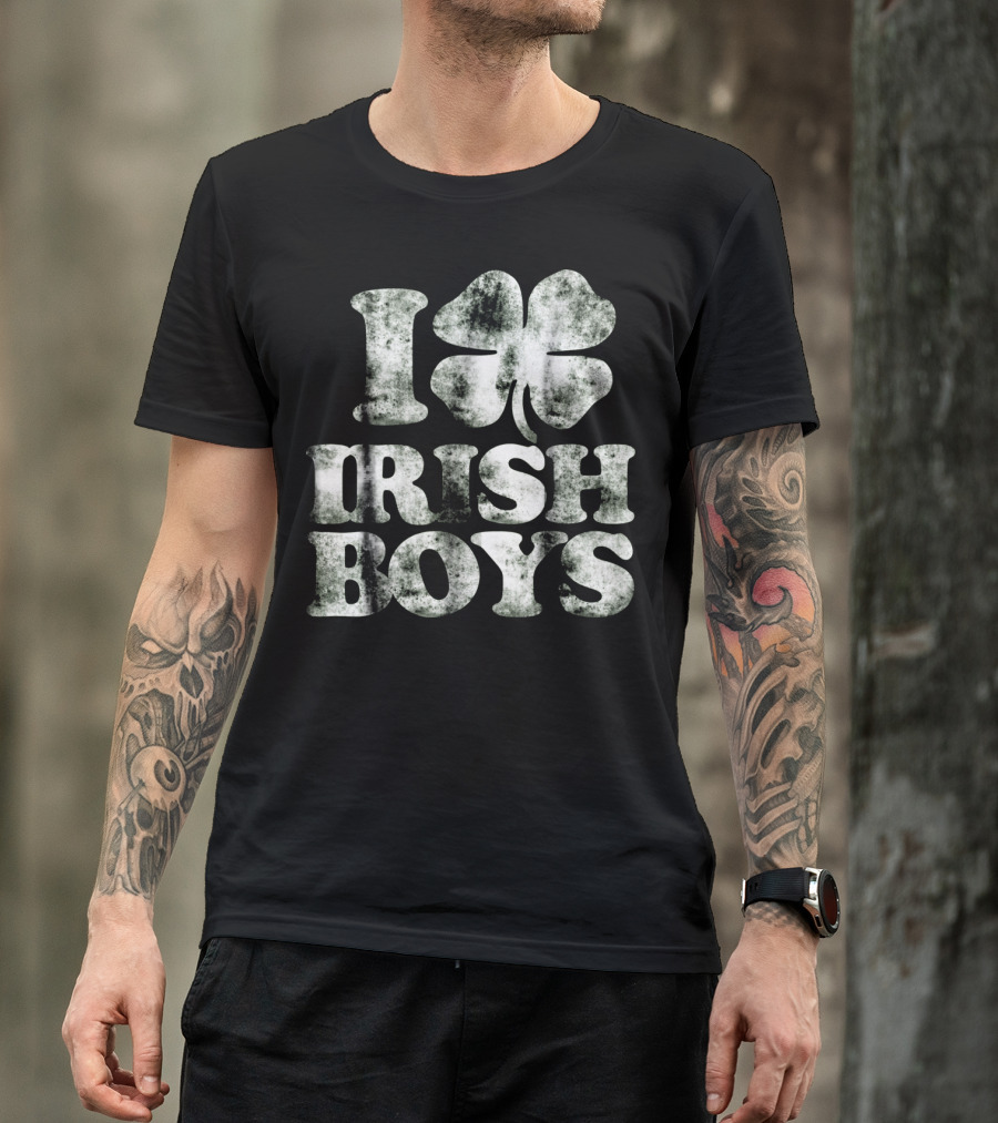 I Love Irish Boys Vintage Shamrock Irish Boys Shamrock T-Shirt