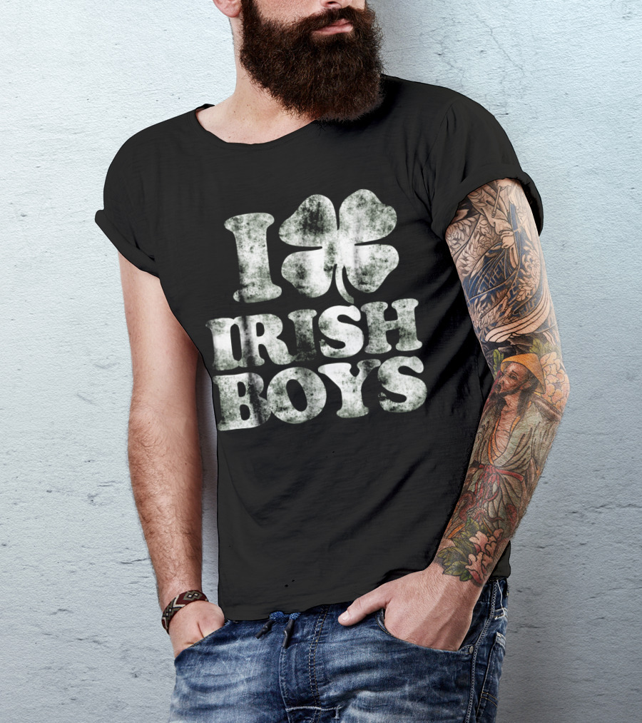 I Love Irish Boys Vintage Shamrock Irish Boys Shamrock T-Shirt