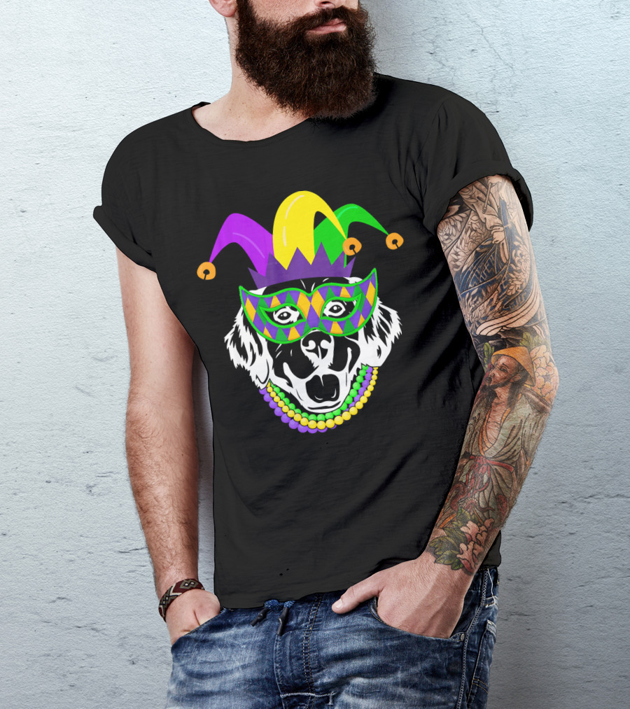 Mardi Gras Jester Hat Golden Retriever Beads Mask T-Shirt
