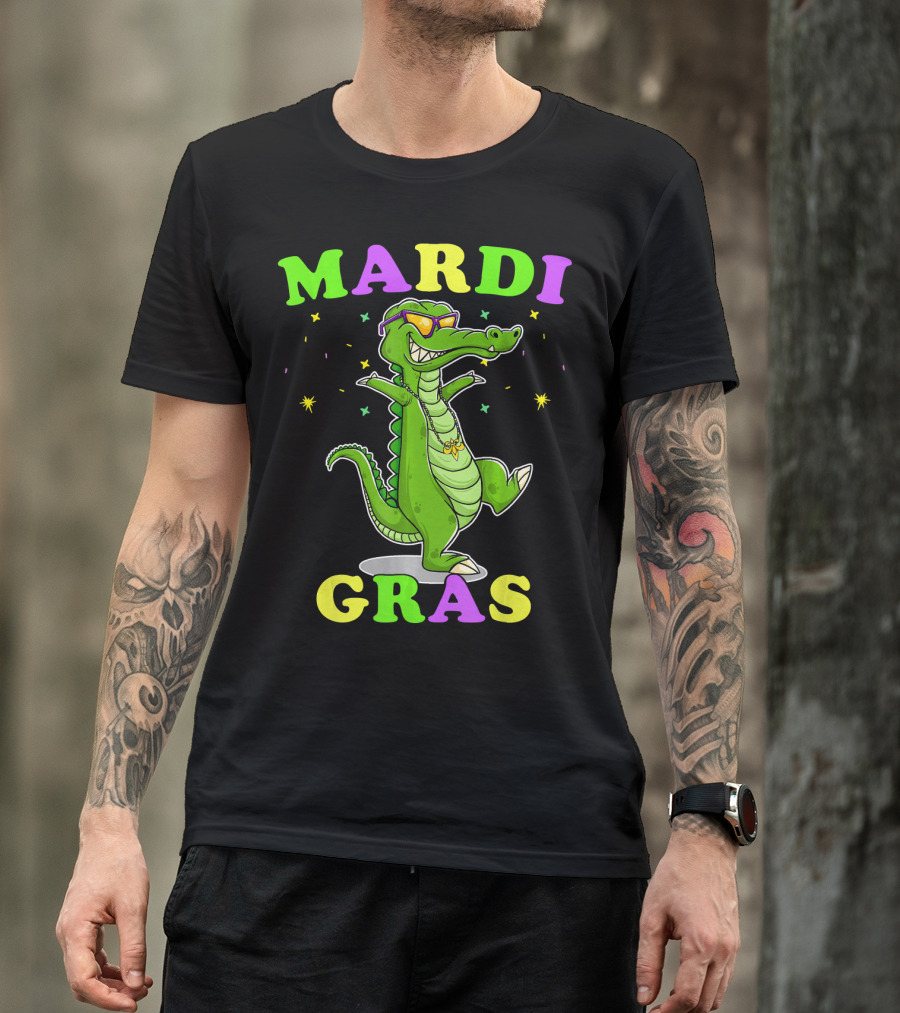 Mardi Gras Alligator Party With Sunglasses And Beads T-Shirt