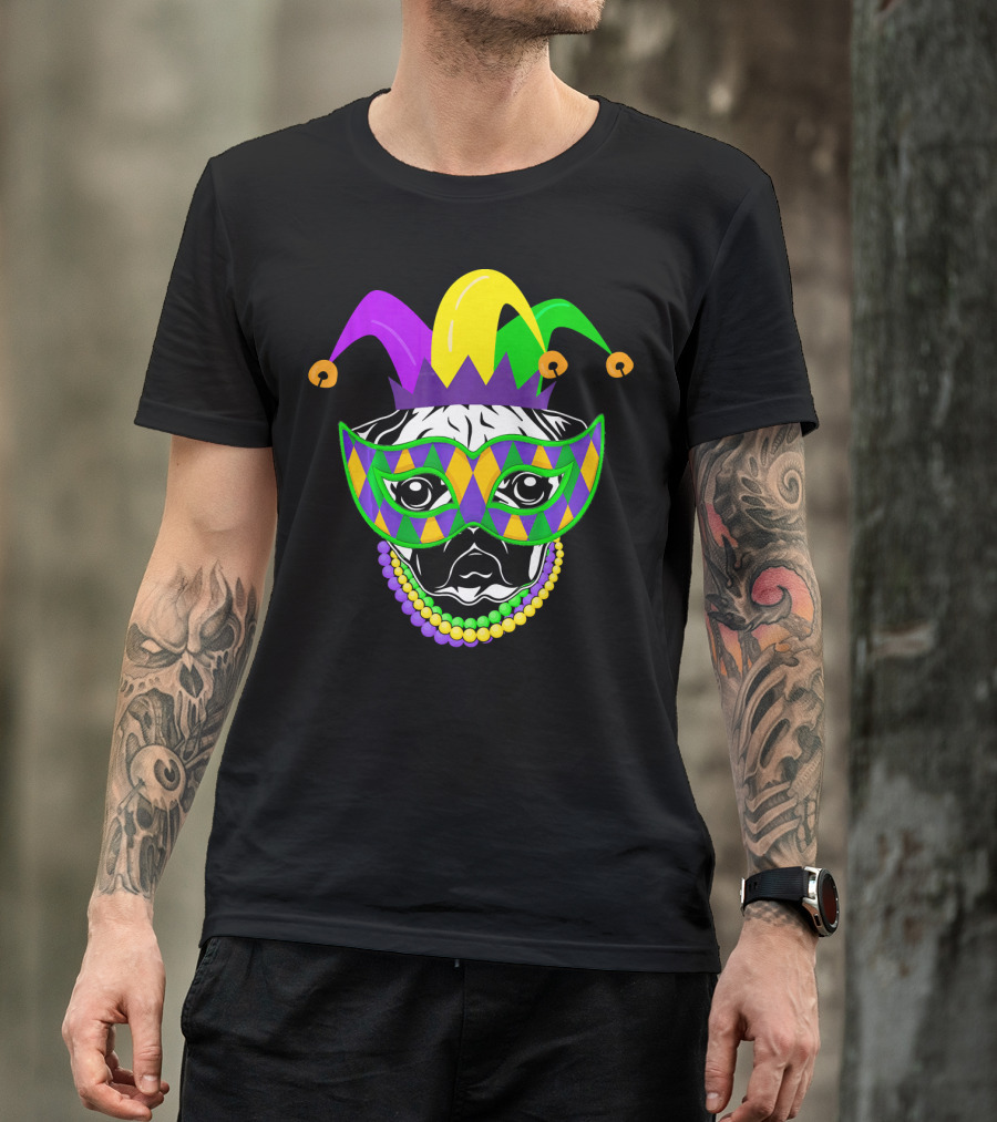 Mardi Gras Jester Pug Mask Beads Dogs Lovers T-Shirt