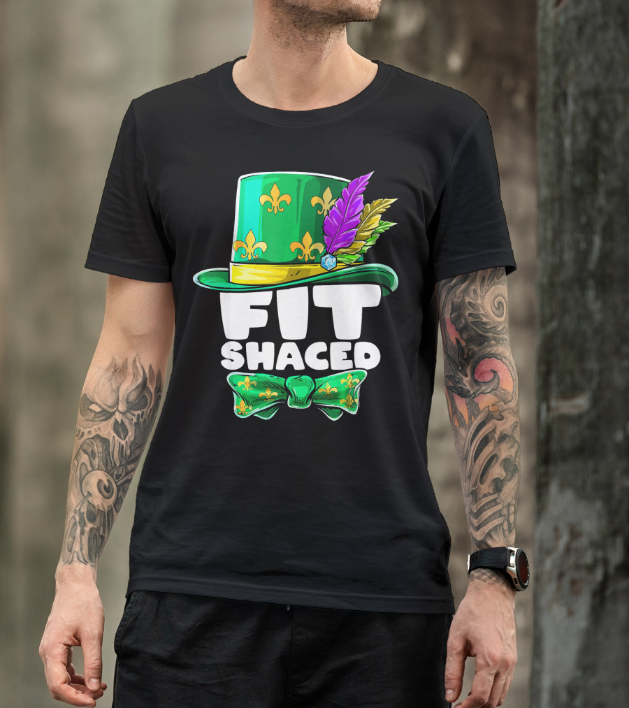 Mardi Gras Fit Shaced Green Hat Fleur-de-Lis Bow Tie Feathers T-Shirt