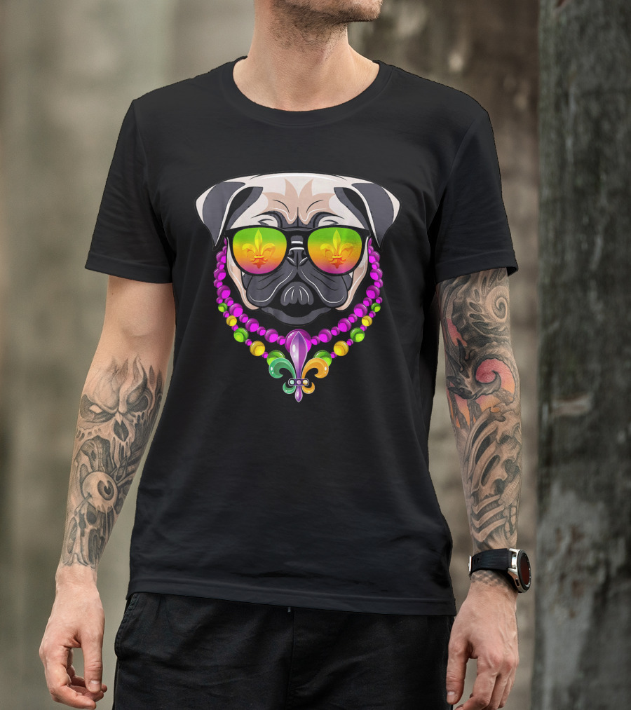 Mardi Gras Pug With Beads And Fleur-de-Lis Sunglasses T-Shirt