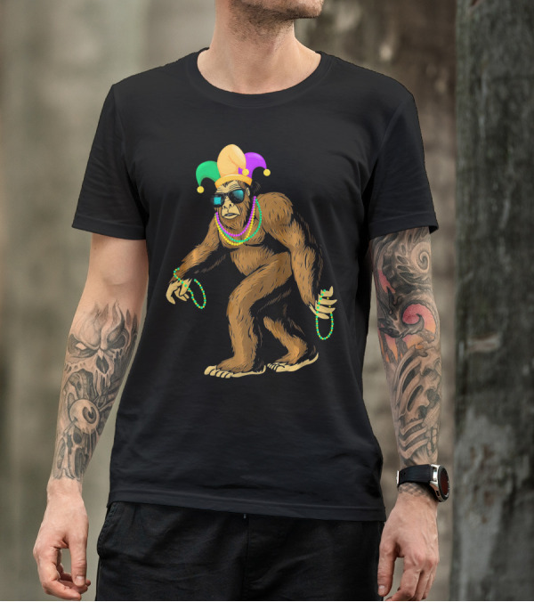 Mardi Gras Bigfoot Jester Bead Party T-Shirt