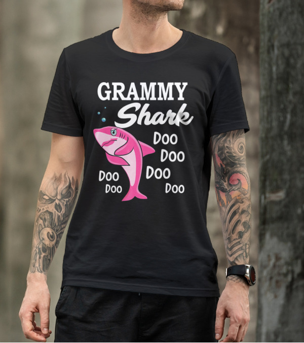 Grammy Shark Doo Doo Doo Grandma Hall T-Shirt