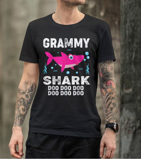 Grammy Shark Doo Doo Doo Bubbles And Pink Shark Fun T-Shirt