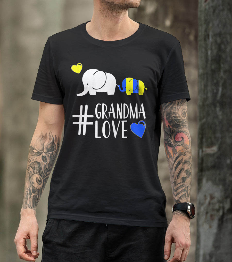 Grandma Love Autism Awareness Cute Elephants Hearts T-Shirt