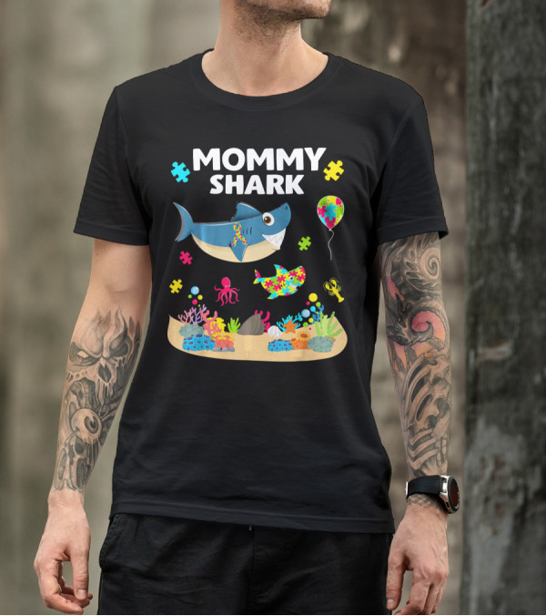 MOMMY SHARK FUNNY AUTISM AWARENESS PUZZLE PIECES SEA LIFE BALLOON T-Shirt