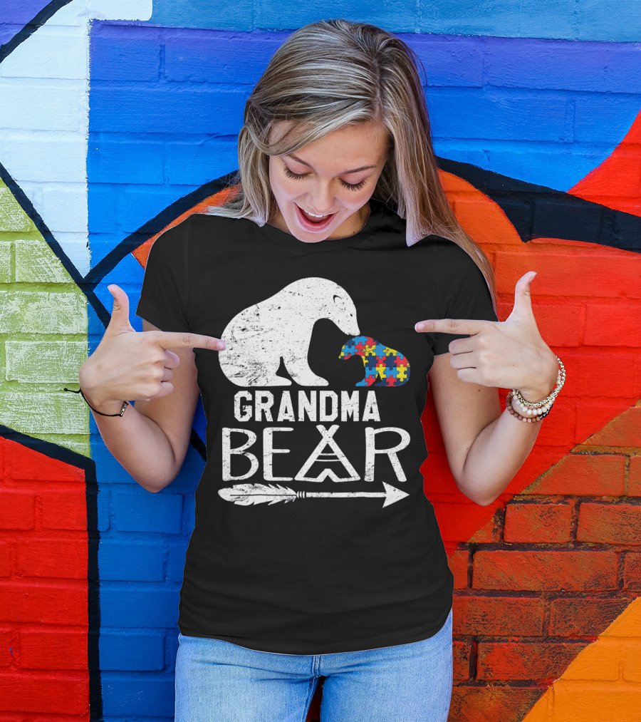 Grandma Bear Autism Awareness Puzzle Piece Arrow T-Shirt