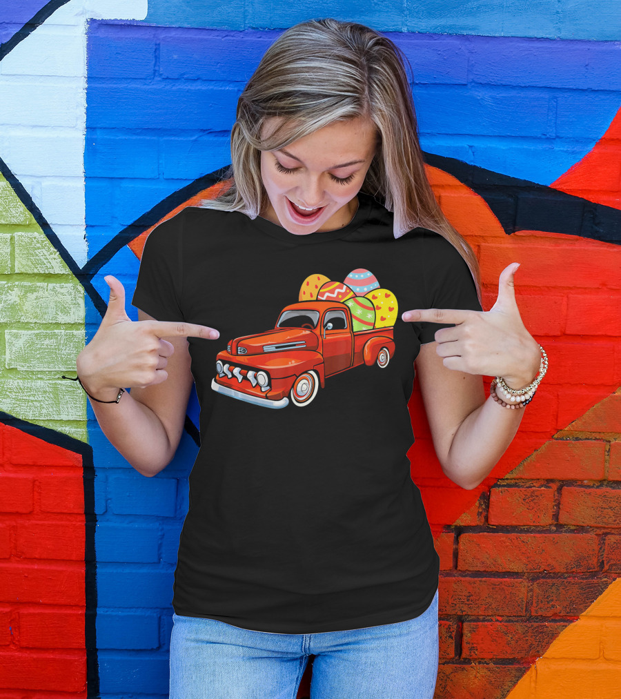 Vintage Easter Egg Pickup Truck With Colorful Eggs T-Shirt