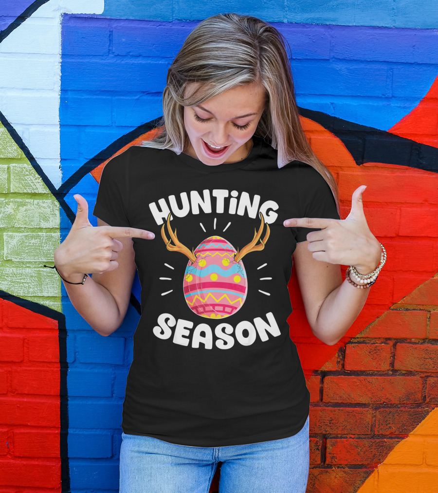 Hunting Season Easter Egg Hunter Colorful Egg With Antlers T-Shirt