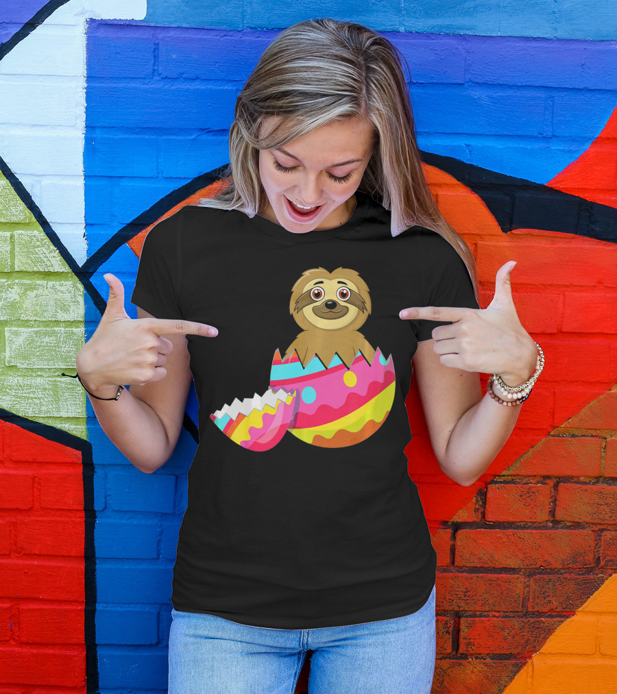 Funny Sloth Easter Egg Decorated Colorful Eggshell T-Shirt