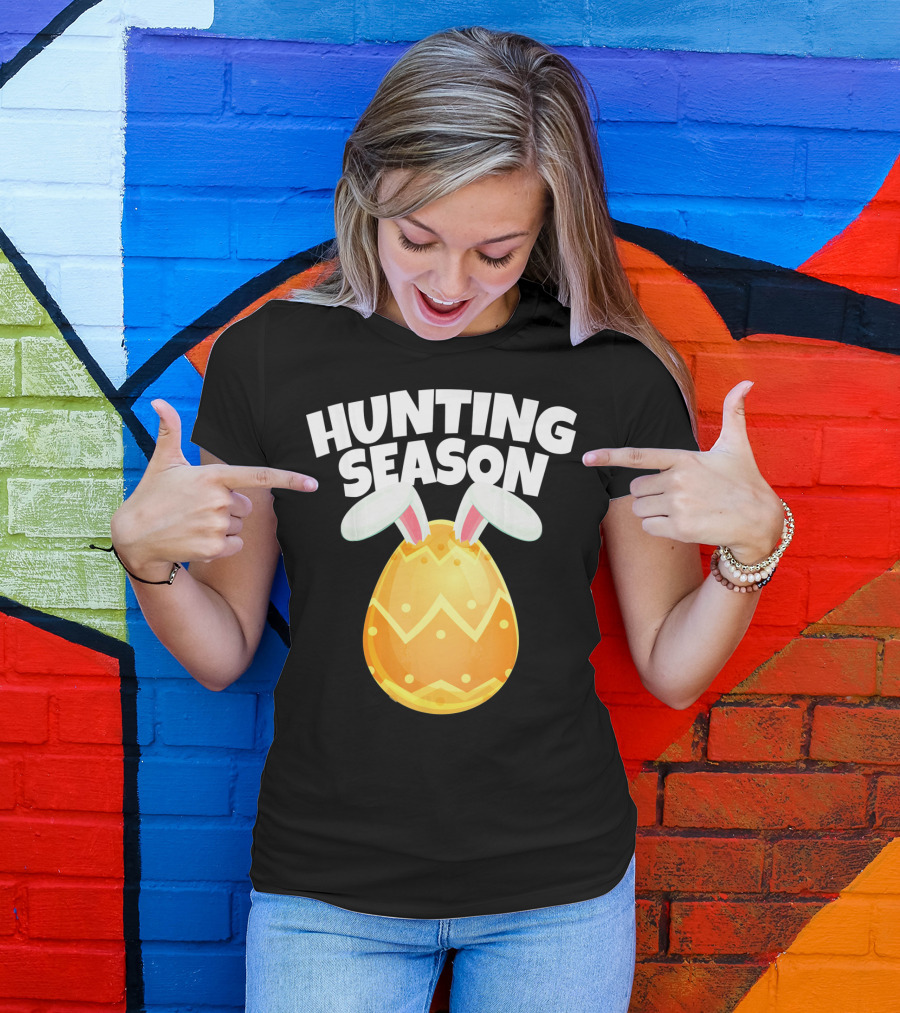 Hunting Season Happy Easter Egg Bun With Bunny Ears T-Shirt