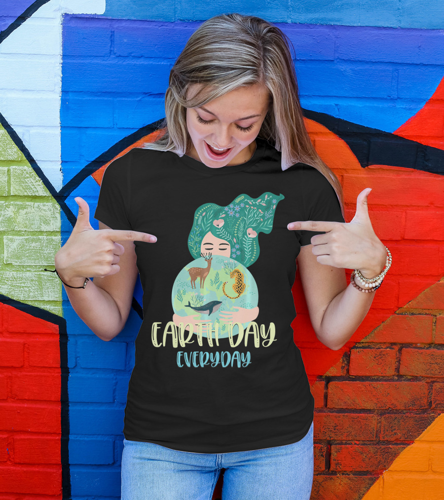 EARTH DAY EVERYDAY For Girls With Nature And Wildlife Elements T-Shirt