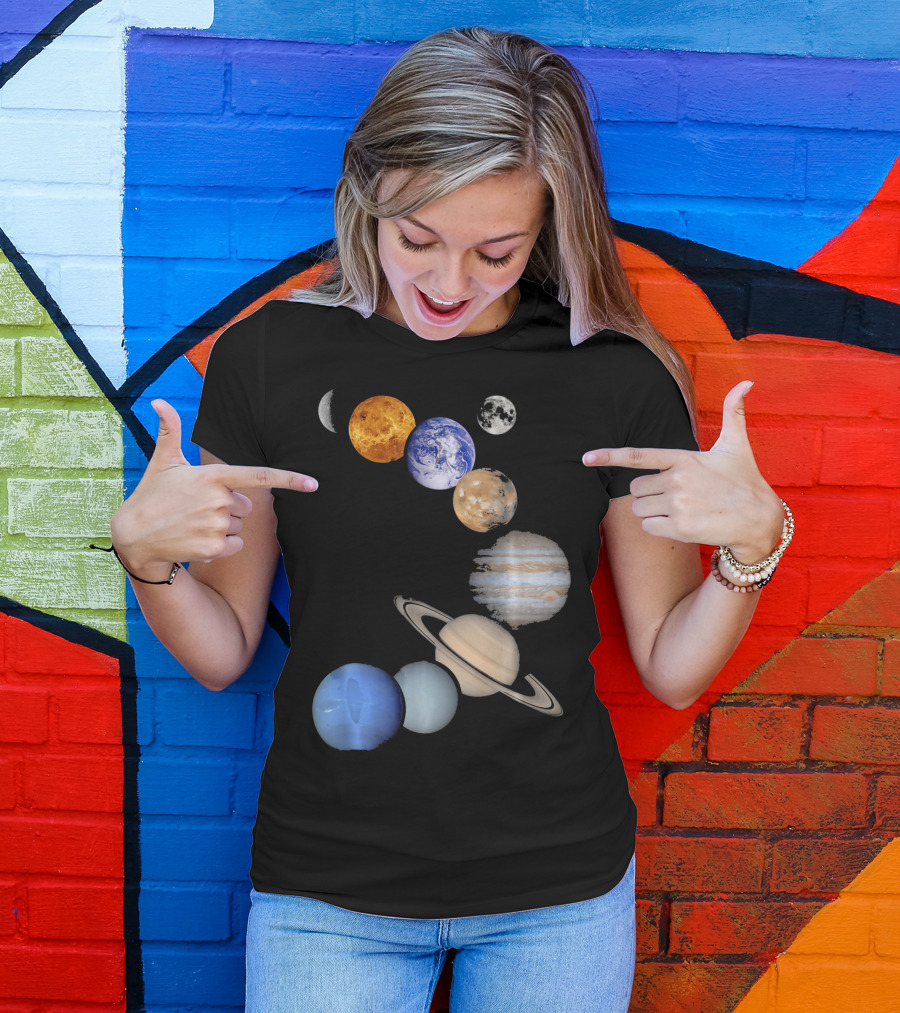 Planet Solar System Earth Moon Sun Mars Jupiter Saturn Neptune Uranus T-Shirt