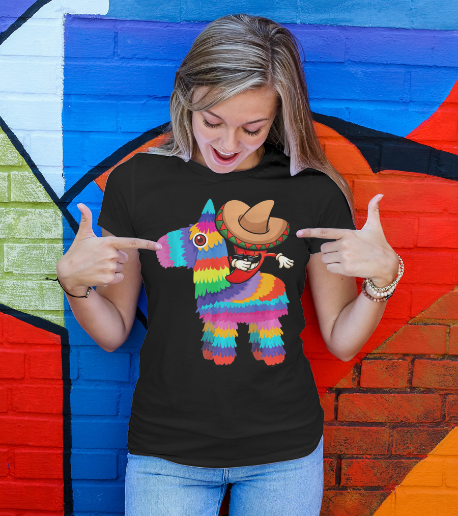 Dabbing Chili Pepper Piñata Cinco Sombrero Fun T-Shirt