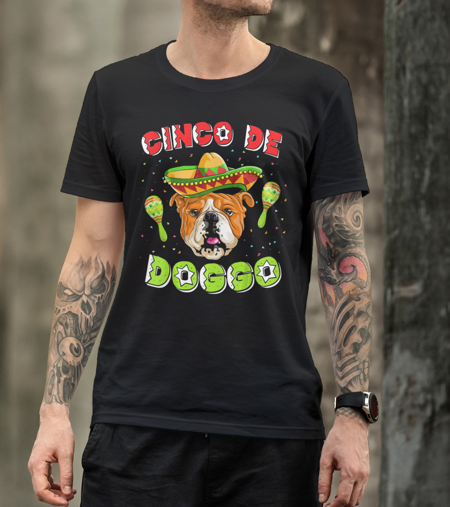 Cinco De Mayo Doggo English Bulldog Sombrero Maracas T-Shirt