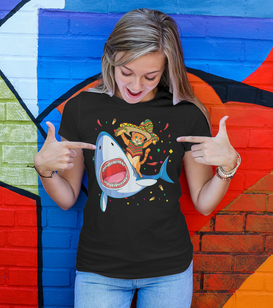 Funny Taco Cat Riding Shark Cinco De Mayo Sombrero T-Shirt